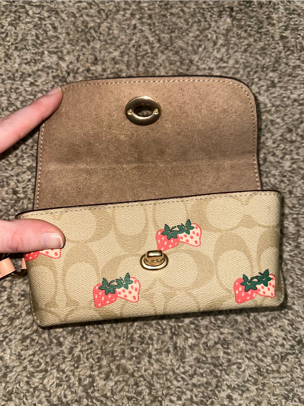 COACH Sunglass Eyeglass Case Strawberry Print CB61 Tan Brown Leather Glasses - Picture 7 of 7
